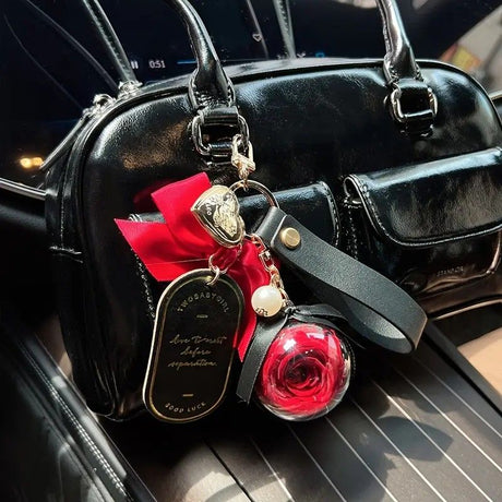Valentine's Day Preserved Flower Leather Keychain: Romantic and Cute to Carry Around, Perfect for Gifting or Personal Use(GREEN)