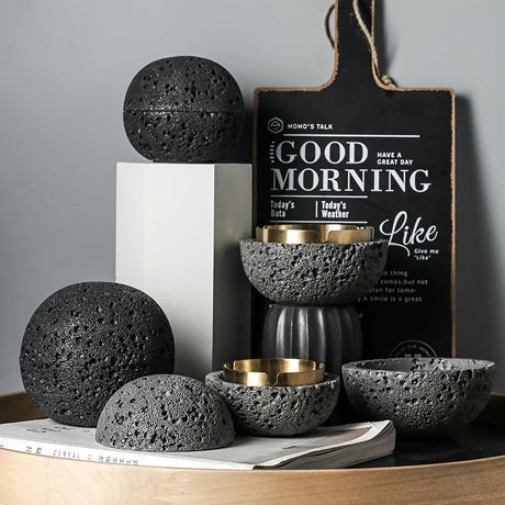Nordic industrial style concrete ashtray, handcrafted with natural texture, detachable stainless steel bowl with anti-ash lid — easy to clean, durable, suitable for living rooms, bars, offices, ideal gift for Father’s Day, Christmas, housewarming.（BLACK)