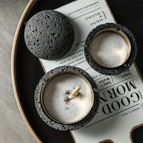 Nordic industrial style concrete ashtray, handcrafted with natural texture, detachable stainless steel bowl with anti-ash lid — easy to clean, durable, suitable for living rooms, bars, offices, ideal gift for Father’s Day, Christmas, housewarming.（Rock wh