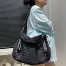 Women's fashionable mesh-paneled crossbody bag, large-capacity lightweight mesh travel vacation sports bag.