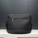 Women's fashionable mesh-paneled crossbody bag, large-capacity lightweight mesh travel vacation sports bag.