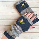 Color-Block Bird Embroidered Fingerless Knit Gloves – Warm, Flexible, Perfect for Daily Autumn/Winter Use, 8.5×22cm Stylish Practical Commute Hand-Warming Essential(dark red)