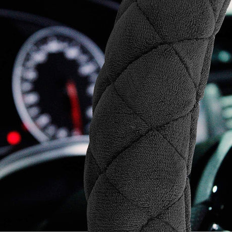 Luxury Fluffy Steering Wheel Cover for Men Women,Soft Warm Short Plush Steering Wheel Cover Black Fuzzy with Universal 14.5-15 Inch