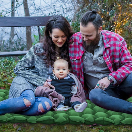 Ultralight Sleeping Pad with Built-in Pillow, Inflatable Camping Mattress for Backpacking, Traveling and Backpacking, Compact and Portable Camping Mat