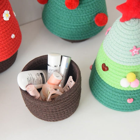 Christmas-themed cotton yarn woven storage basket, Christmas tree-shaped desktop storage box with lid, entryway key and remote control organizer - cosmetic storage box - red and white