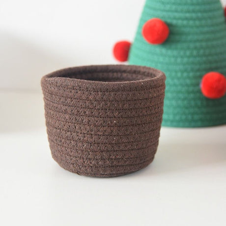 Christmas-themed cotton yarn woven storage basket, Christmas tree-shaped desktop storage box with lid, entryway key and remote control organizer - cosmetic storage box - green