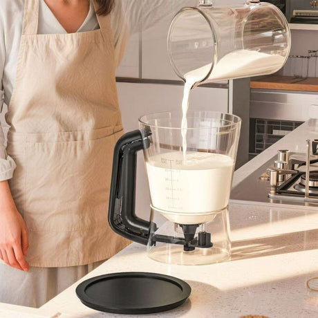 4 Cup Batter Dispenser Measuring Pitcher with Lid, Pancake Cupcake Waffle Batter Separator Jug, Clear Baking Mix Dispenser with Measurement Markings-black