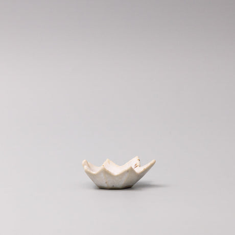 Sauce Dish Maple Leaf 6cm Ivory Fleck