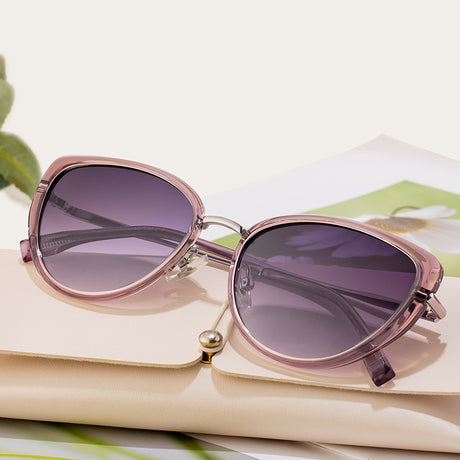 Black Frame Chic Cat Eye Polarized Sunglasses for Women - Lightweight UV Protection Fashion Eyewear