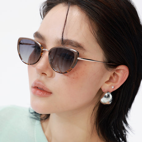Pink Frame Chic Cat Eye Polarized Sunglasses for Women - Lightweight UV Protection Fashion Eyewear