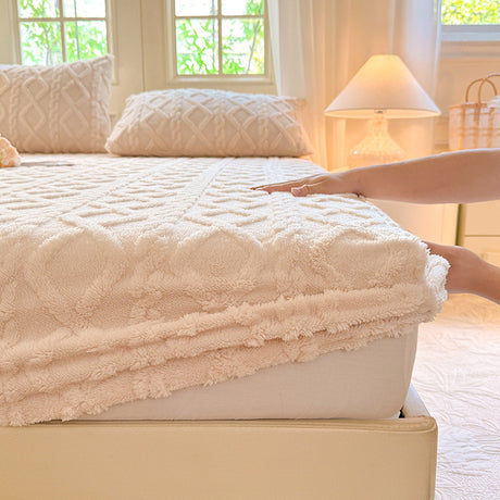 Beige Ultra Soft Plush Fitted Sheet - Winter Warm Plush Bed Sheet Embossed Diamond Pattern (150x200cm)