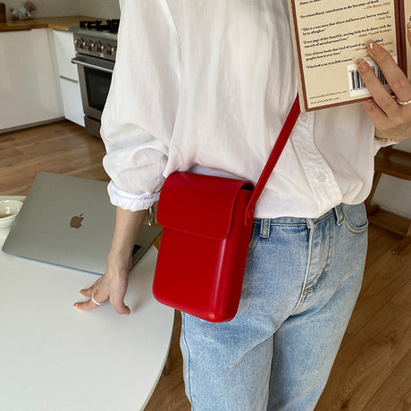Red Stylish Women's Crossbody Phone Bag – Compact Vertical PU Leather Mini Shoulder Bag with Magnetic Closure (Adjustable Strap)