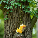 Weatherproof Resin Climbing Rabbit Figurine with Hanging Vine Rope for Garden Tree Decor Cute Animal Pendant for Local Standard Courtyard Spaces