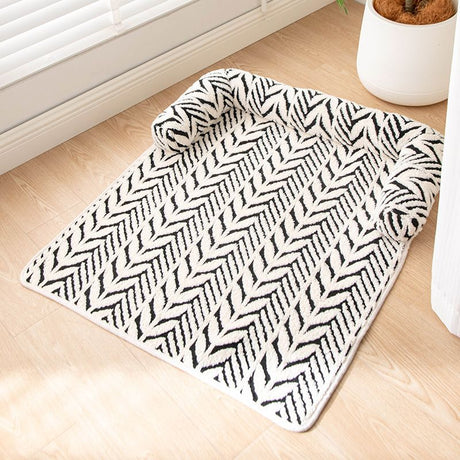 Black Plush Pet Bed Mat - 60 x 80 cm Polyester Fibre - Thickened Soft Cushion, Scratch Resistant Surface, Non Slip Base for Cats and Dogs