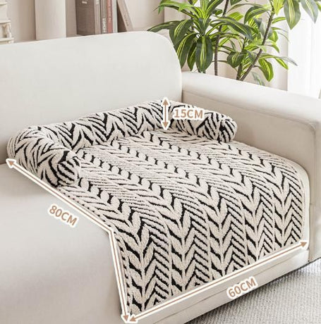 Black Plush Pet Bed Mat - 60 x 80 cm Polyester Fibre - Thickened Soft Cushion, Scratch Resistant Surface, Non Slip Base for Cats and Dogs