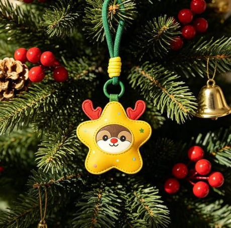 2-Piece Christmas Tree Shaped PU Leather Keychains – Cute Holiday Bag Ornaments and Car Decorations