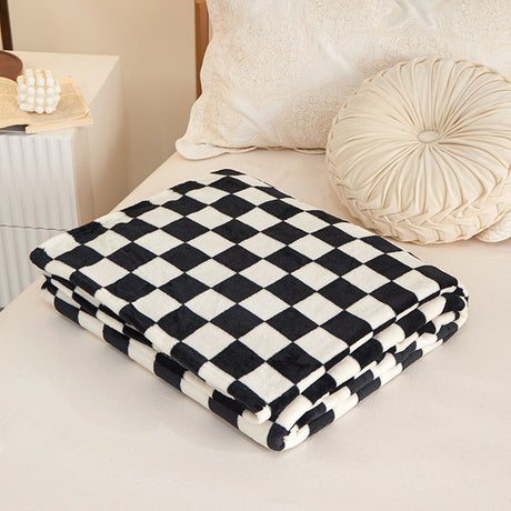 Black and white check Double-Sided Fleece Blanket – 150×200cm Machine Washable, No-Shedding Flannel Throw for Bed, Sofa & Air Conditioning Use