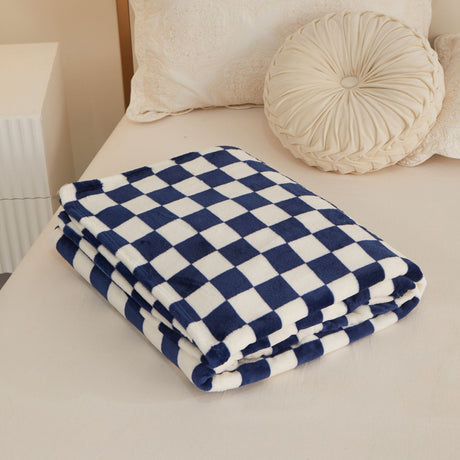 Blue and white checkered pattern Double-Sided Fleece Blanket – 150×200cm Machine Washable, No-Shedding Flannel Throw for Bed, Sofa & Air Conditioning Use