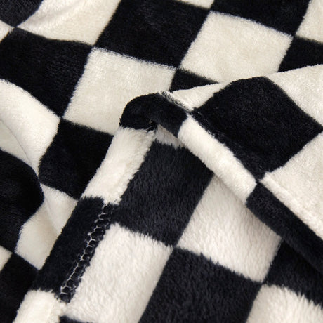 Blue and white checkered pattern Double-Sided Fleece Blanket – 150×200cm Machine Washable, No-Shedding Flannel Throw for Bed, Sofa & Air Conditioning Use