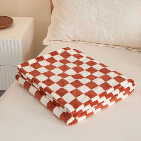 Red and brown checkered pattern Double-Sided Fleece Blanket – 150×200cm Machine Washable, No-Shedding Flannel Throw for Bed, Sofa & Air Conditioning Use