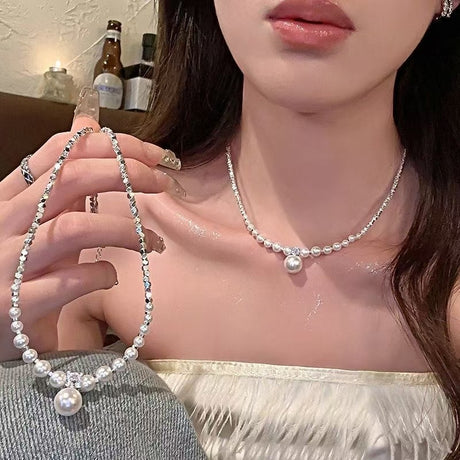 Elegant Pearl Choker Necklace for Women – Ins Style Minimalist Design with Crystal Accent and Drop Pearl Pendant (Silver Tone)