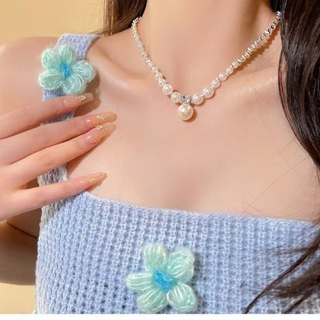 Elegant Pearl Choker Necklace for Women – Ins Style Minimalist Design with Crystal Accent and Drop Pearl Pendant (Silver Tone)
