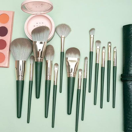 14-Piece Green Simple Packaging Synthetic Fibre Makeup Brush Set - Soft Bristles, Long Handles, Complete Face and Eye Kit, Beginner Friendly Beauty Tools for Foundation, Blush, and Eyeshadow Application