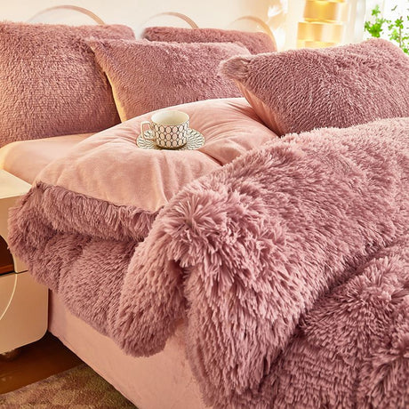 Dusty Rose Luxury Thick Plush 4 Piece Bedding Set for 1.5m & 1.8m Beds – Winter Ultra Soft Warm Bedding with Double-Sided Faux Mink Fur & Crystal Velvet, includes 200 x 230CM Quilt Cover, 230 X 250cm Flat Sheet and 2PCS  48 × 74CM Pillowcases