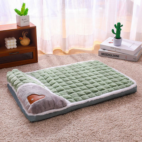 2-piece M size Green Pet Winter Comfort Bundle – 55*45cm Plush Pet Blanket and 50*35cm Thickened Pet Sleeping Bed Set for Dogs and Cats, Double-Sided Warm Blanket with Soft Plush Bed Cushion