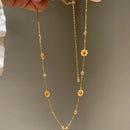 Gold Daisy Flower Necklace for Women Elegant Floral Pendant Collarbone Chain Jewellery Minimalist Gold Tone Fashion Accessory Gift for Everyday Wear