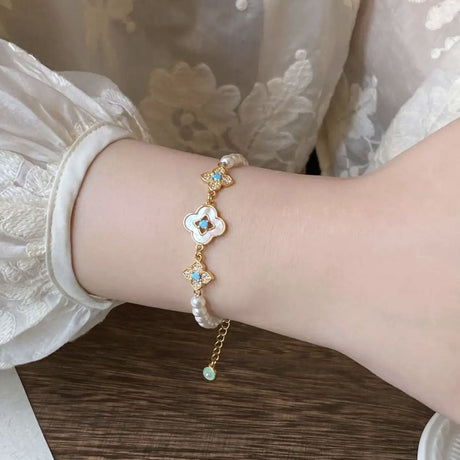 Pearl Flower Bracelet for Women – Adjustable Faux Pearl Beaded Bracelet with Gold Floral Charm, Elegant Lightweight Fashion Wrist Jewellery, Gift Box Included, Bridal, Birthday & Everyday Wear