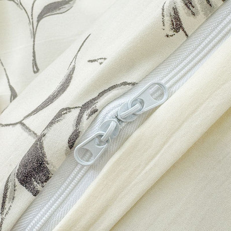 Rose Print Bedding Set - 3 Piece Set - Quilt Cover 200 x 229 cm with 2 Pillowcases 51 x 66 cm - White and Black Floral