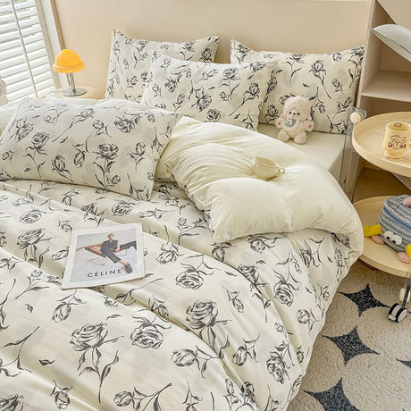 Rose Print Bedding Set - 3 Piece Set - Quilt Cover 229 x 229 cm with 2 Pillowcases 51 x 66 cm - White and Black Floral