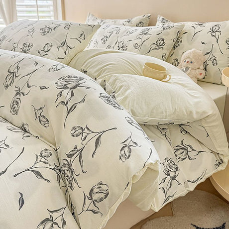 Rose Print Bedding Set - 3 Piece Set - Quilt Cover 229 x 229 cm with 2 Pillowcases 51 x 66 cm - White and Black Floral