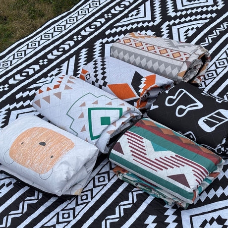 150 x 200 CM Extra Large Thick Waterproof Ultrasonic Picnic Blanket - Diamond Shaped Ethnic Pattern Outdoor Camping & Beach Mat for 4 to 6 People