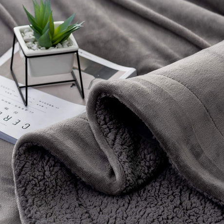 Sherpa Fleece Throw Blanket, Double-Sided Super Soft Reversible Bed and Couch Blanket, Warm and Lightweight Home Decoration Blanket, Grey for Single Size 130 x 150cm 130 x 150cm Grey